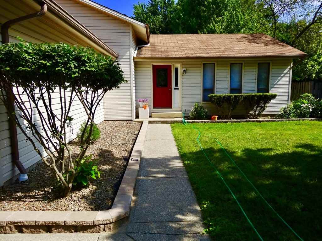 13286 Boston Rd #1 - Photo 3 of 32