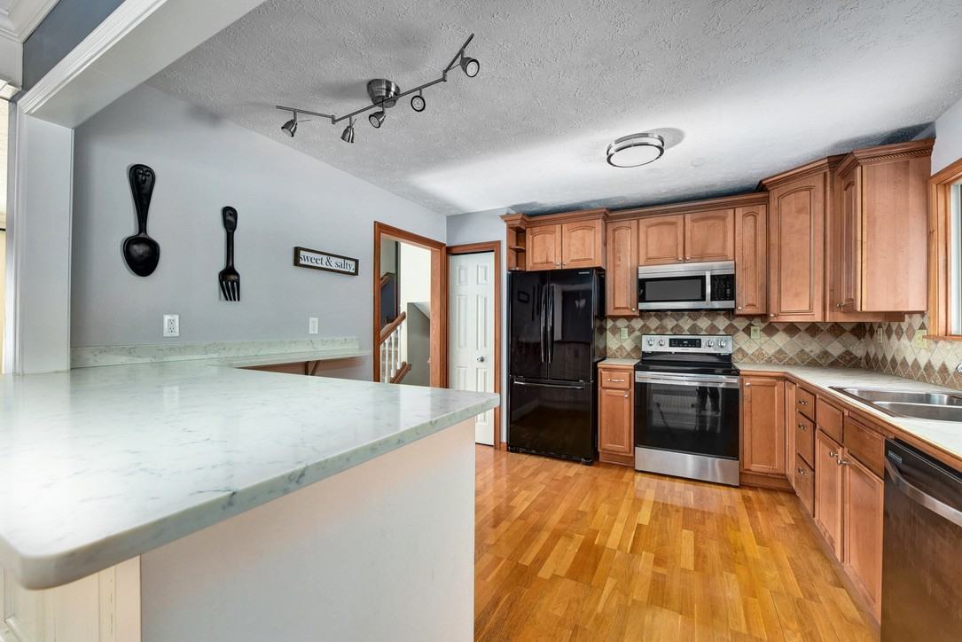13286 Boston Rd #1 - Photo 5 of 32