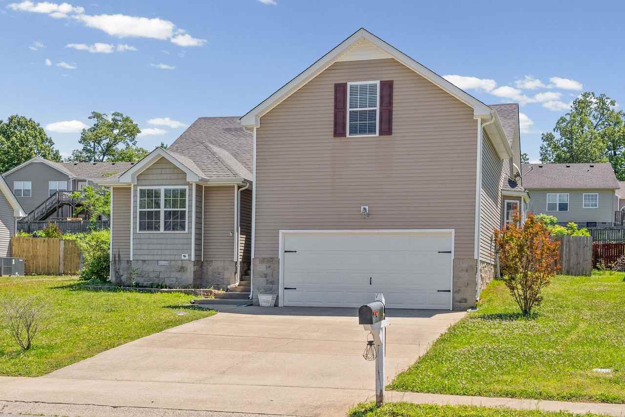 1384 Mutual Dr - Photo 3 of 31