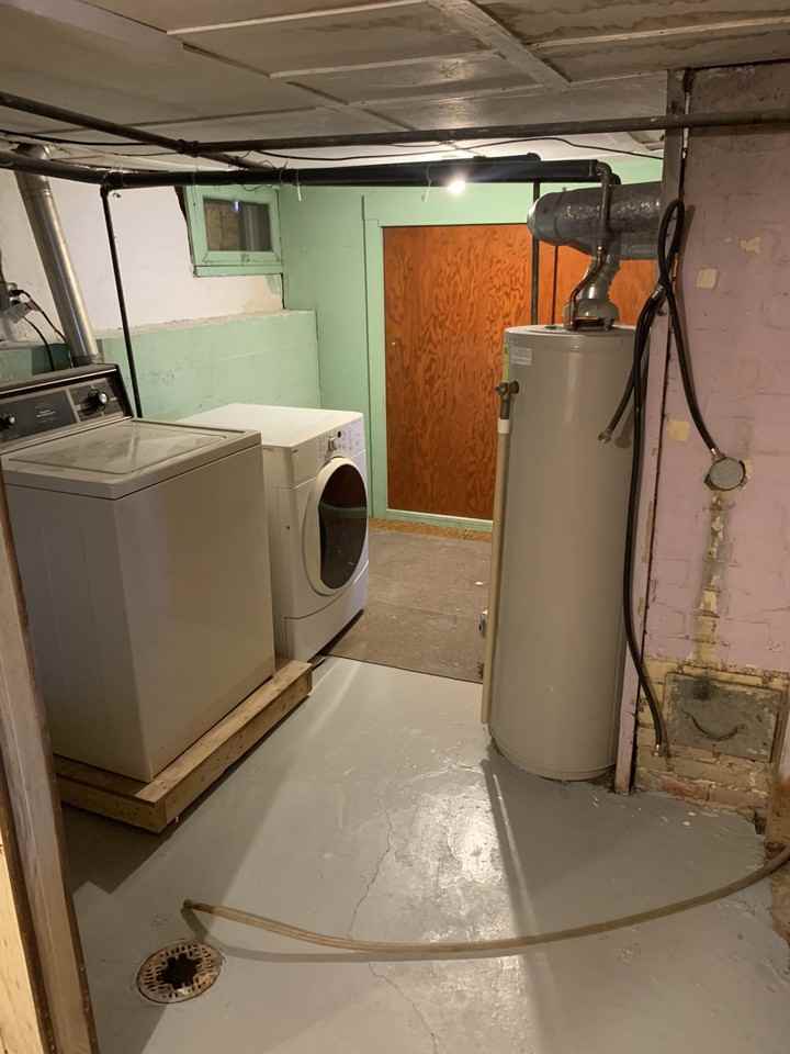 903 E 5th St #1 - Photo 2 of 11