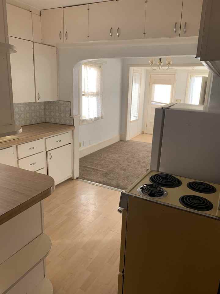 903 E 5th St #1 - Photo 3 of 11