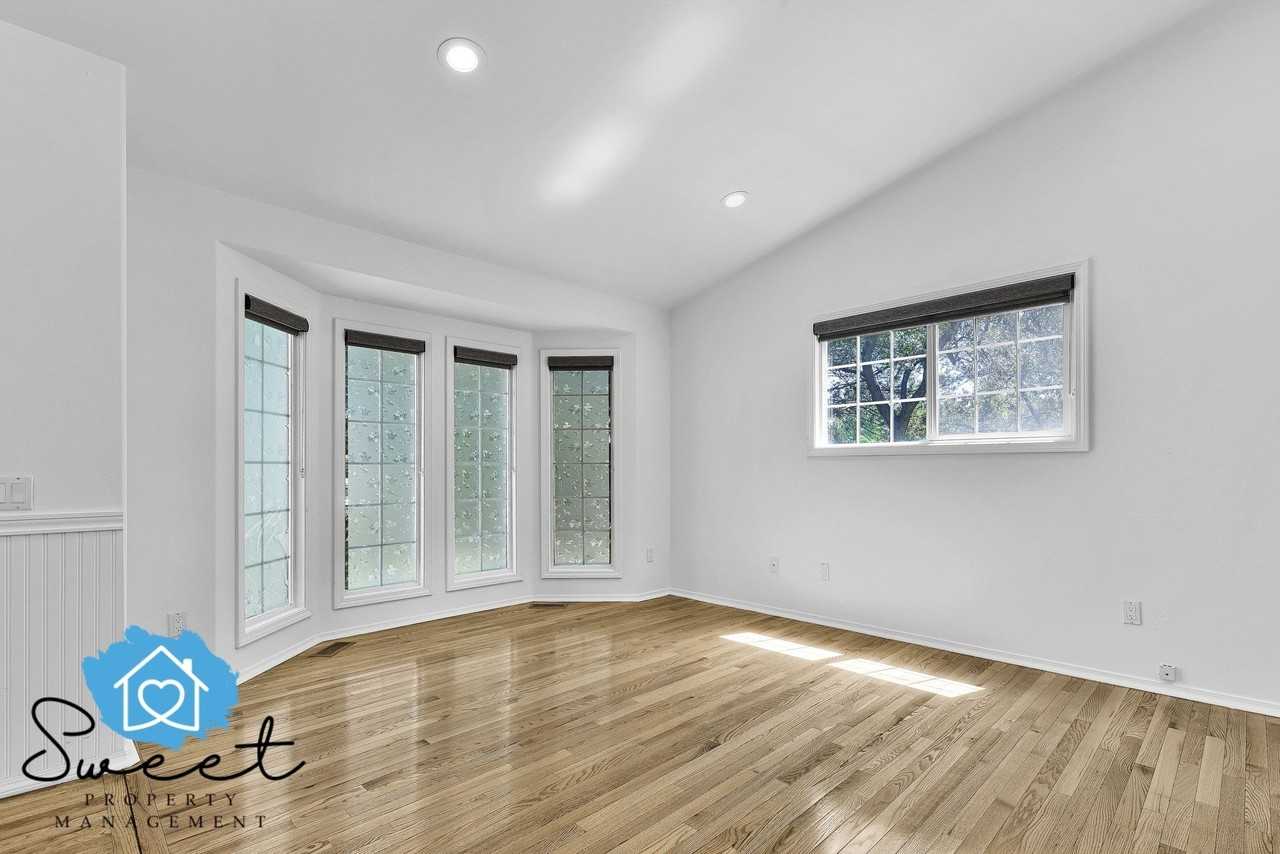 5499 S Yarrow Pl #1 - Photo 6 of 50