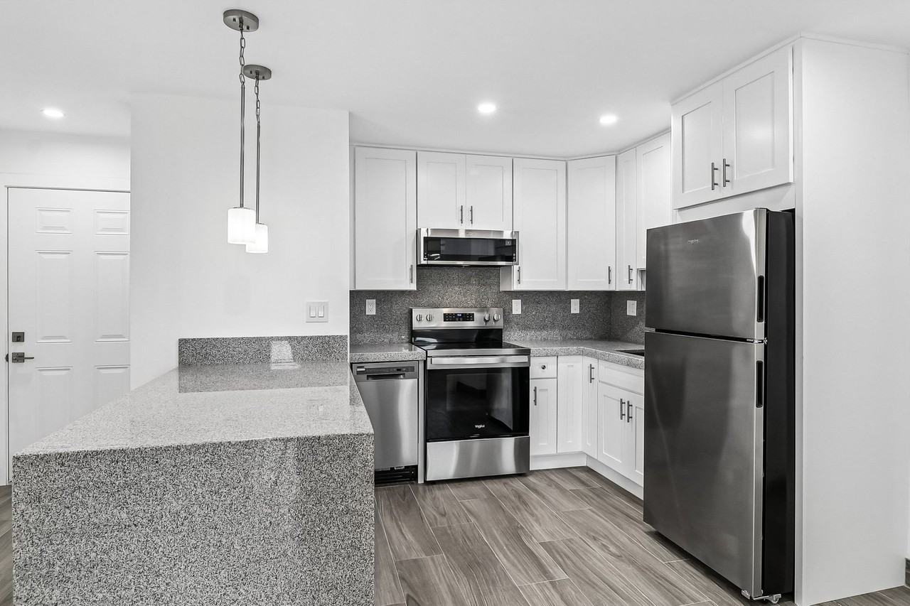 Renovated Oceanside Apartment Homes - Photo 4 of 4