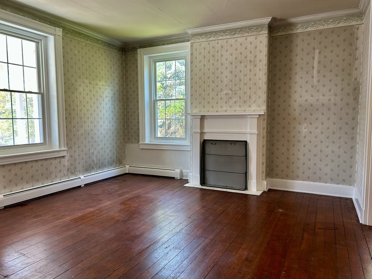 21 Gay St #A - Photo 3 of 10
