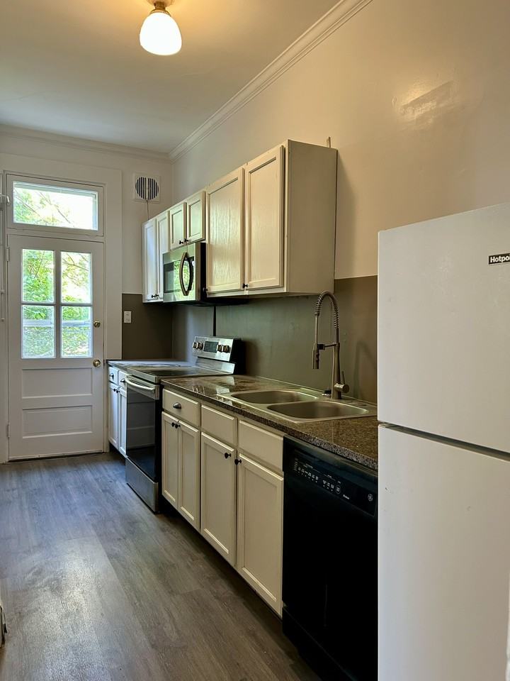 21 Gay St #A - Photo 6 of 10
