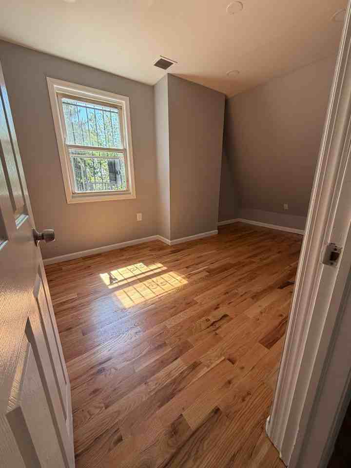 26 Alexander St #3 - Photo 5 of 9