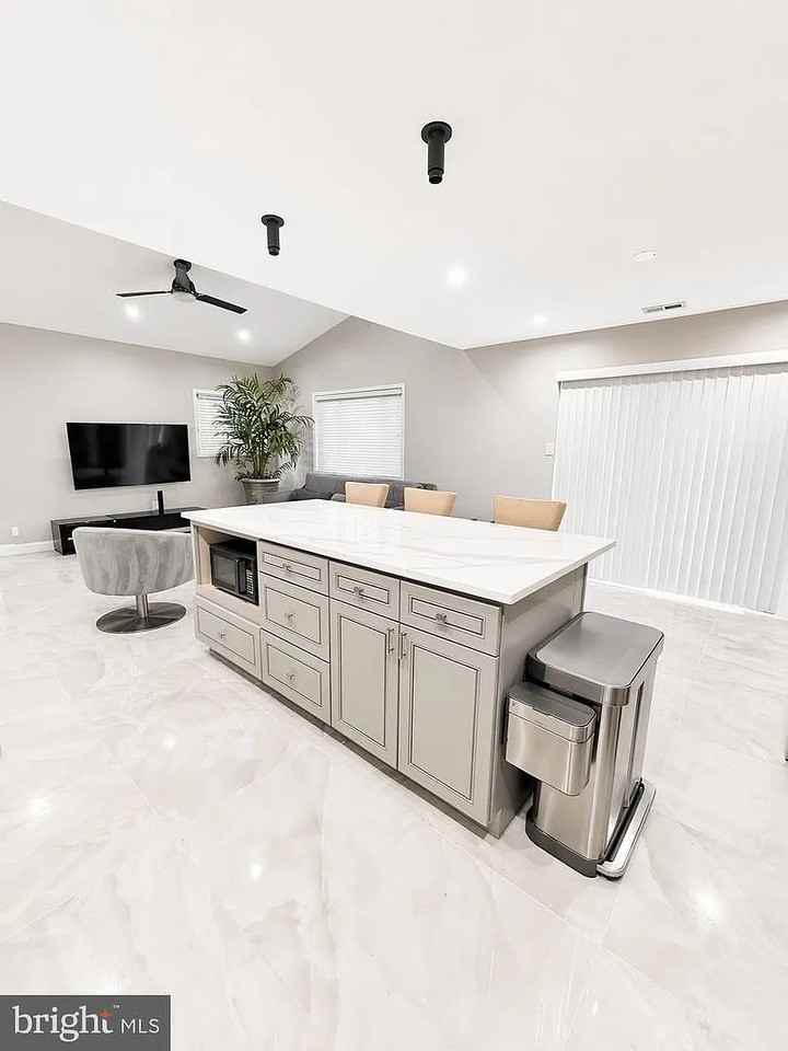 51 Chiswick Dr #1 - Photo 3 of 16