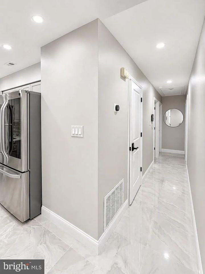 51 Chiswick Dr #1 - Photo 6 of 16