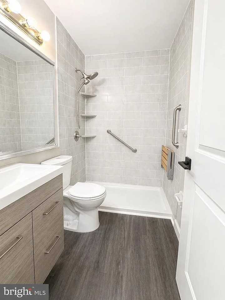 51 Chiswick Dr #1 - Photo 7 of 16