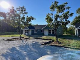 featured image of 733 Adkinson St