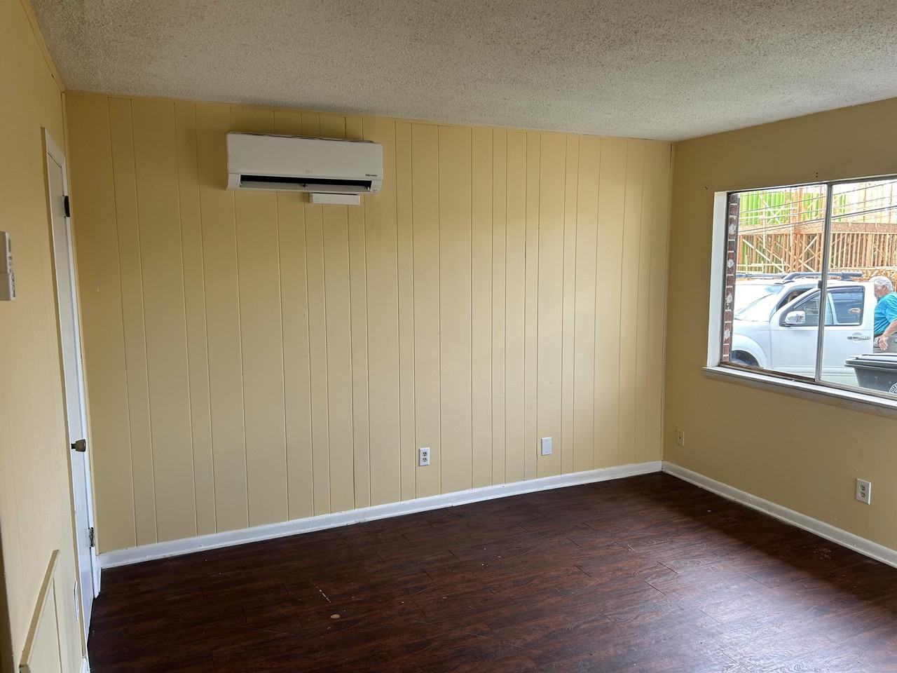 1003 Oak St #A - Photo 2 of 11