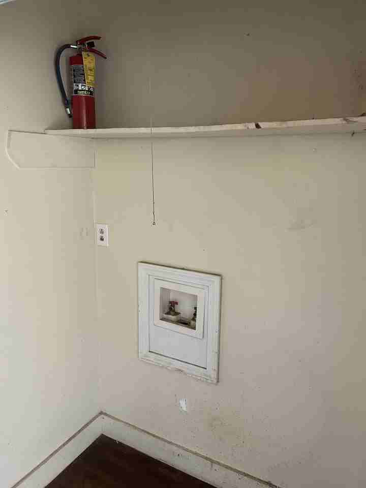 1003 Oak St #A - Photo 5 of 11