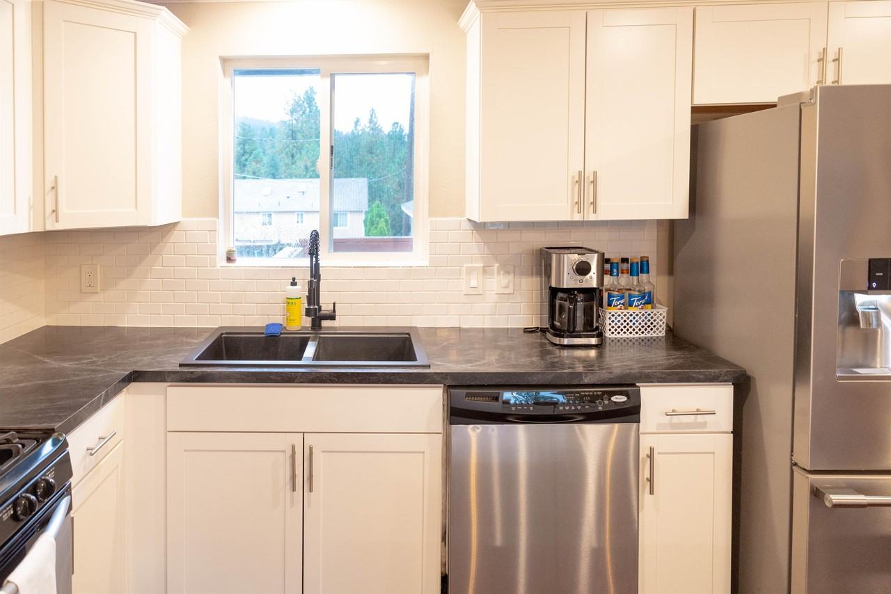 6204 E 10th Ave #1 - Photo 4 of 23