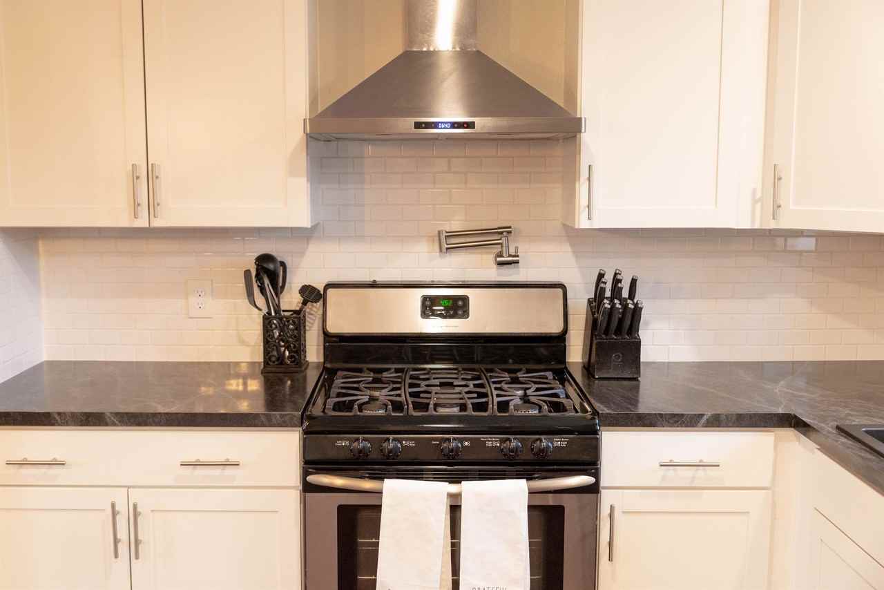 6204 E 10th Ave #1 - Photo 5 of 23
