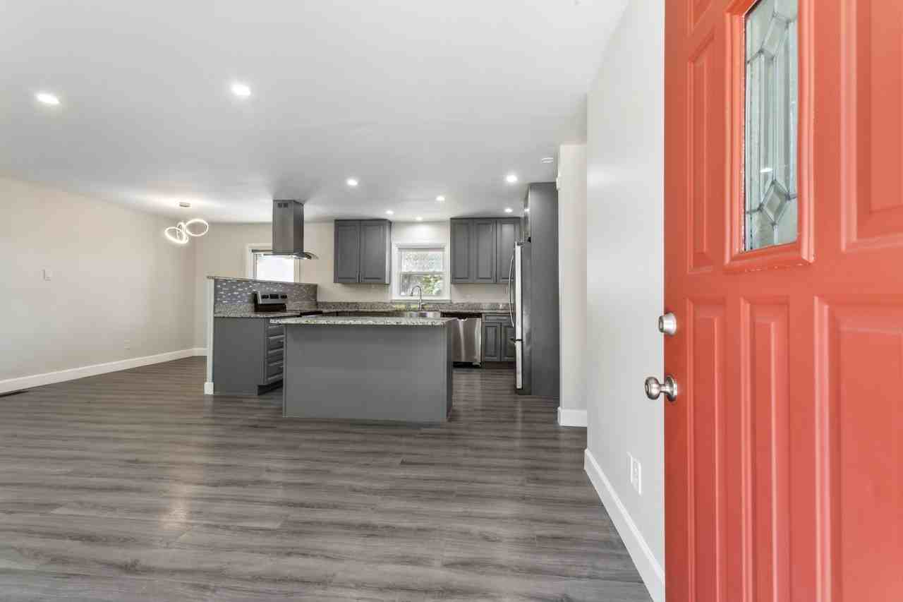 314 Martha Lee Dr #1 - Photo 5 of 33