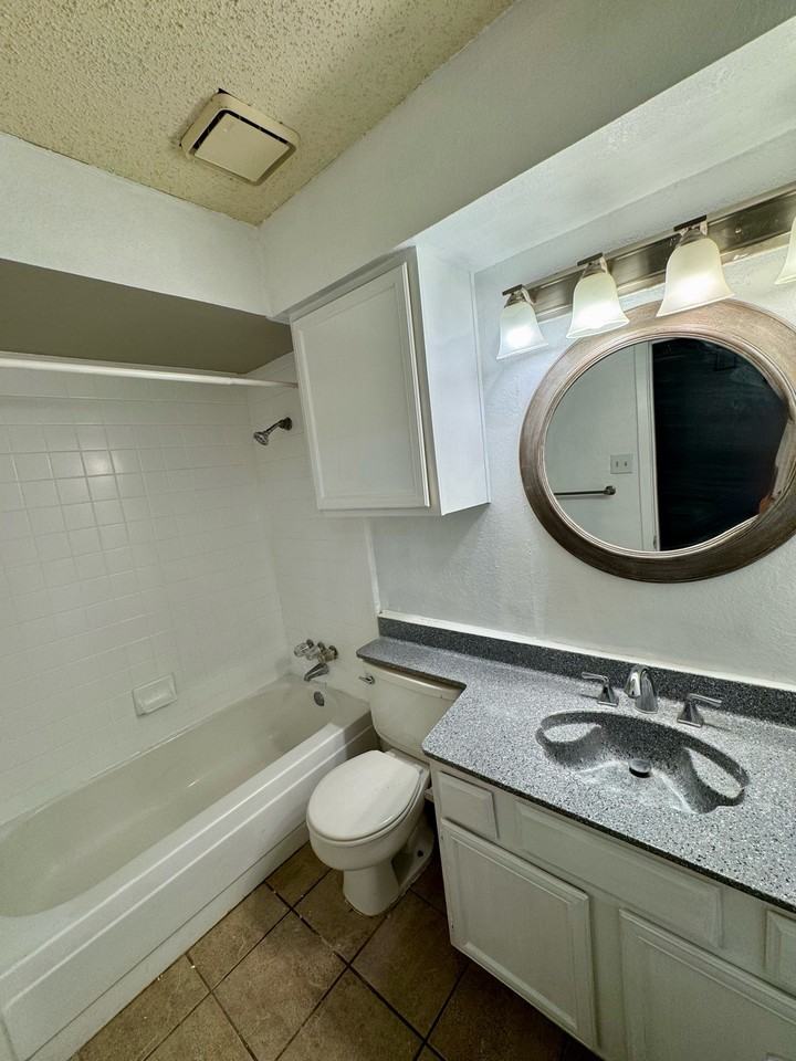4009 Evergreen St #4009 - Photo 6 of 10