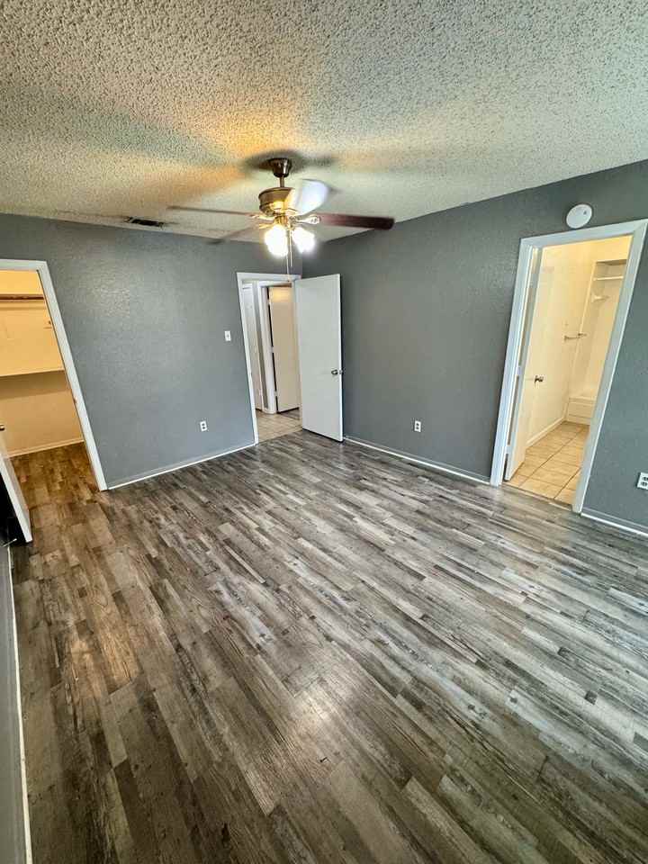 4009 Evergreen St #4009 - Photo 7 of 10