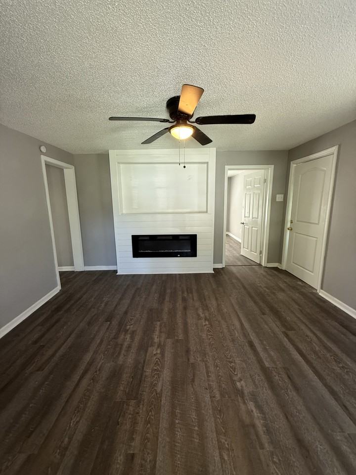 2128 Mayfield Ave Sw #1 - Photo 3 of 7