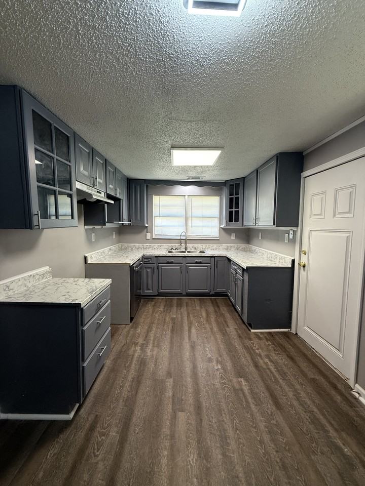 2128 Mayfield Ave Sw #1 - Photo 6 of 7