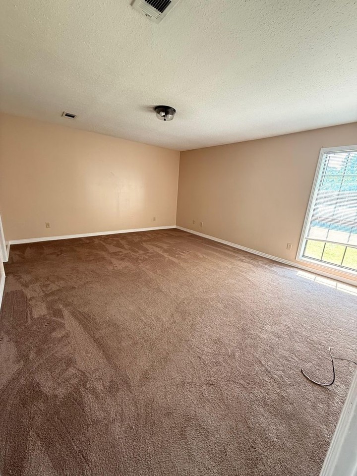 3305 5th St N - Photo 5 of 11