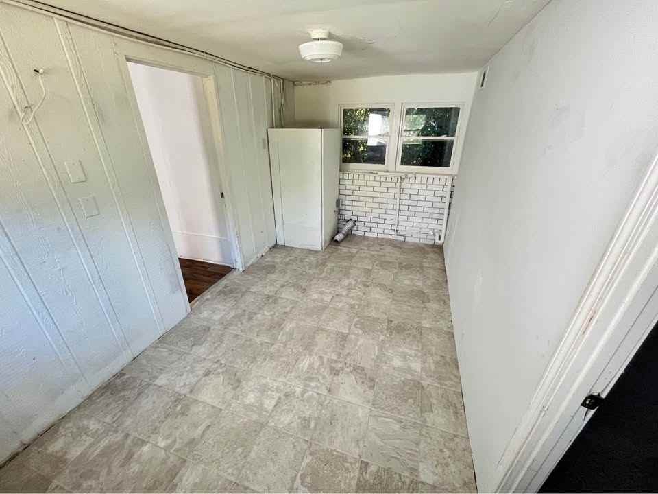 105 Thrush St #105 - Photo 3 of 20