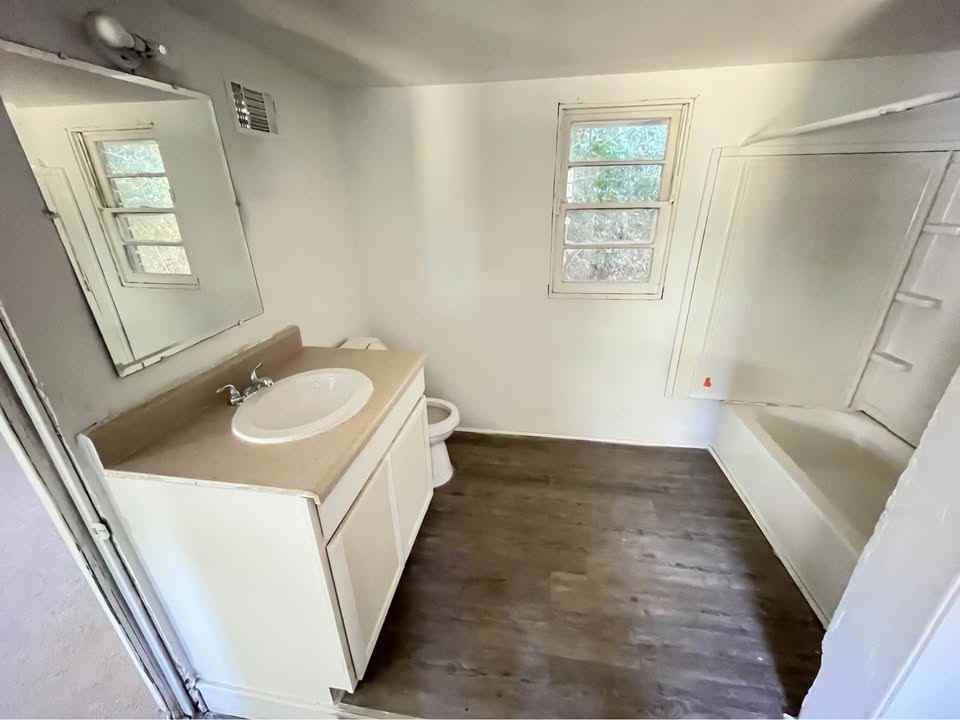 105 Thrush St #105 - Photo 4 of 20