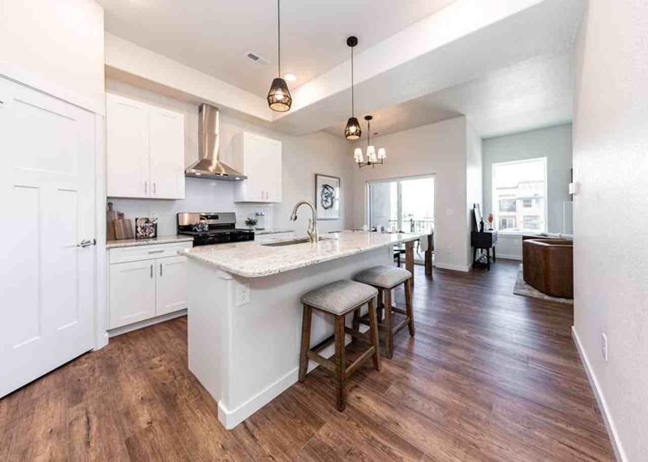 5722 Villa Lorenzo Dr - Photo 3 of 38