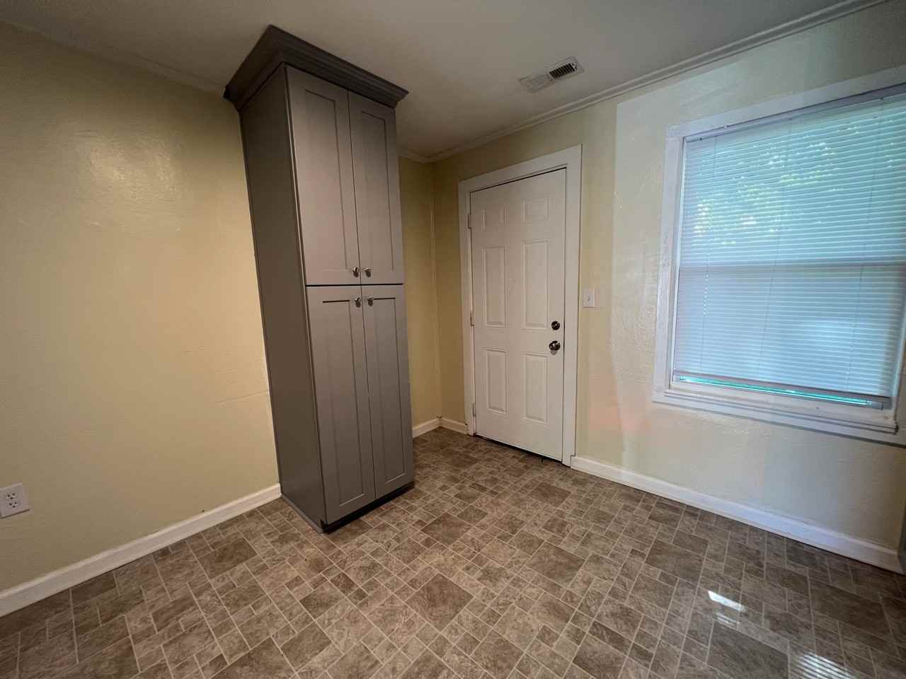 49 Carver Circle49 #49 - Photo 4 of 22