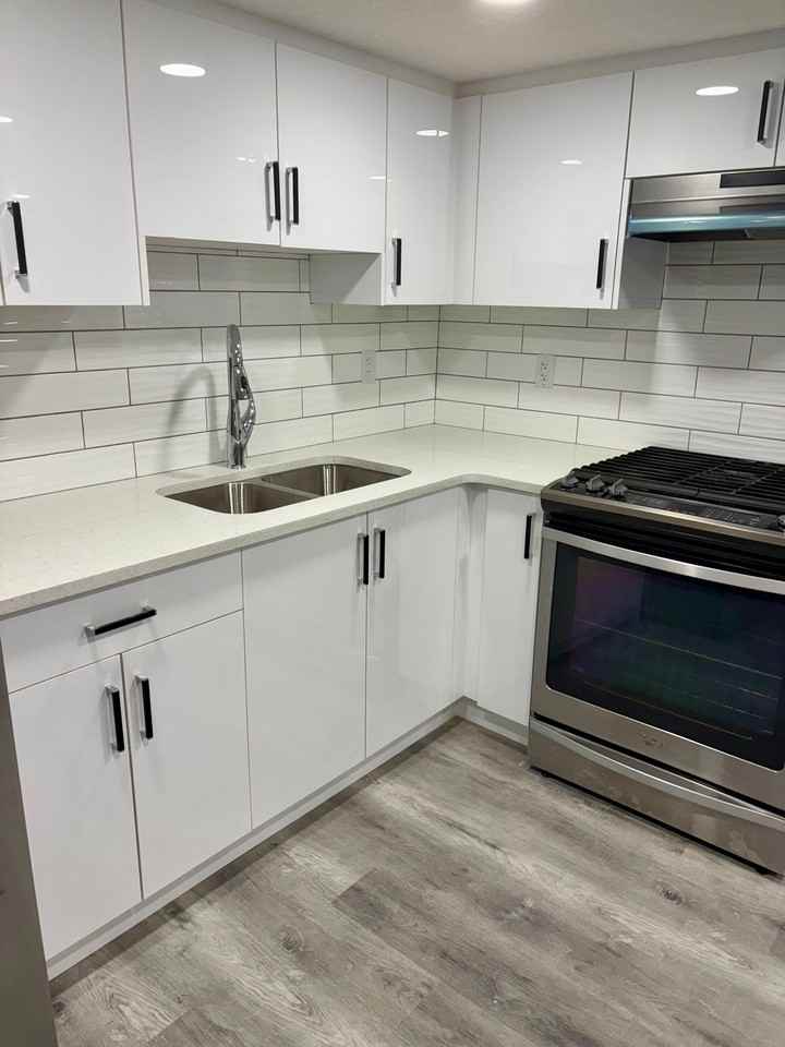 2221 158a St Sw #1 - Photo 3 of 7