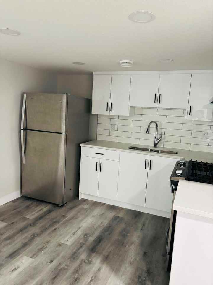 2221 158a St Sw #1 - Photo 6 of 7