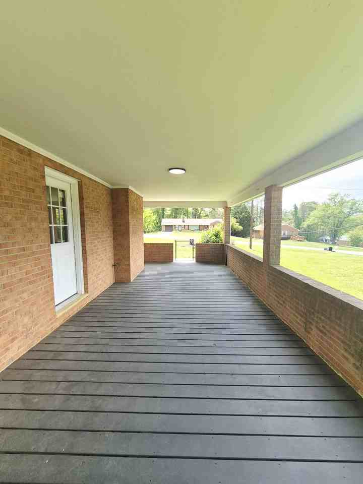 200 Wellview Dr #1 - Photo 5 of 33