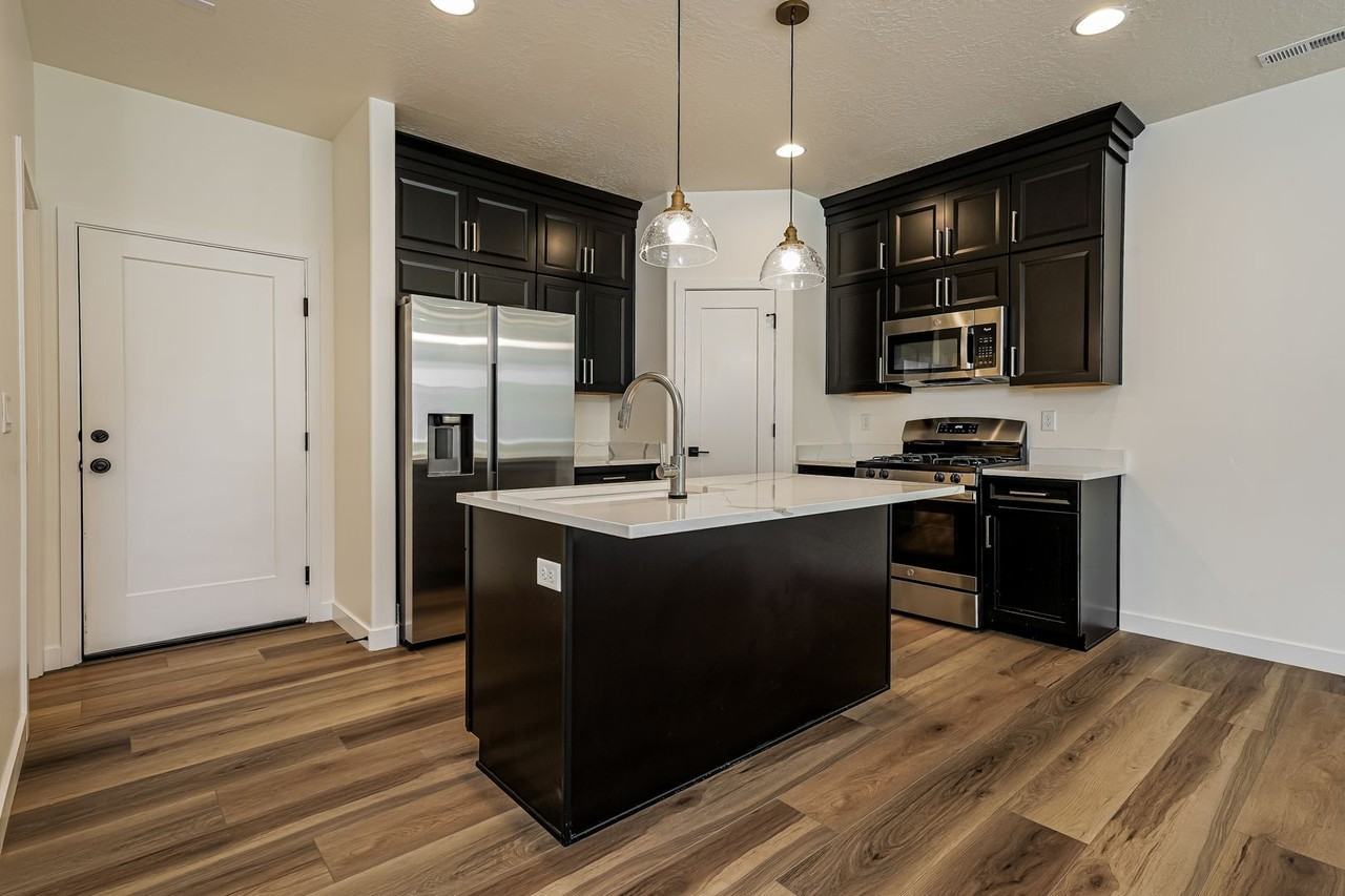 3321 W 3785 S #4007 - Photo 7 of 18