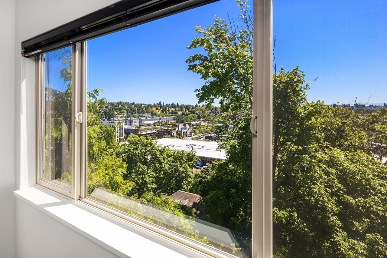 Bayview Apartments - Photo 6 of 44