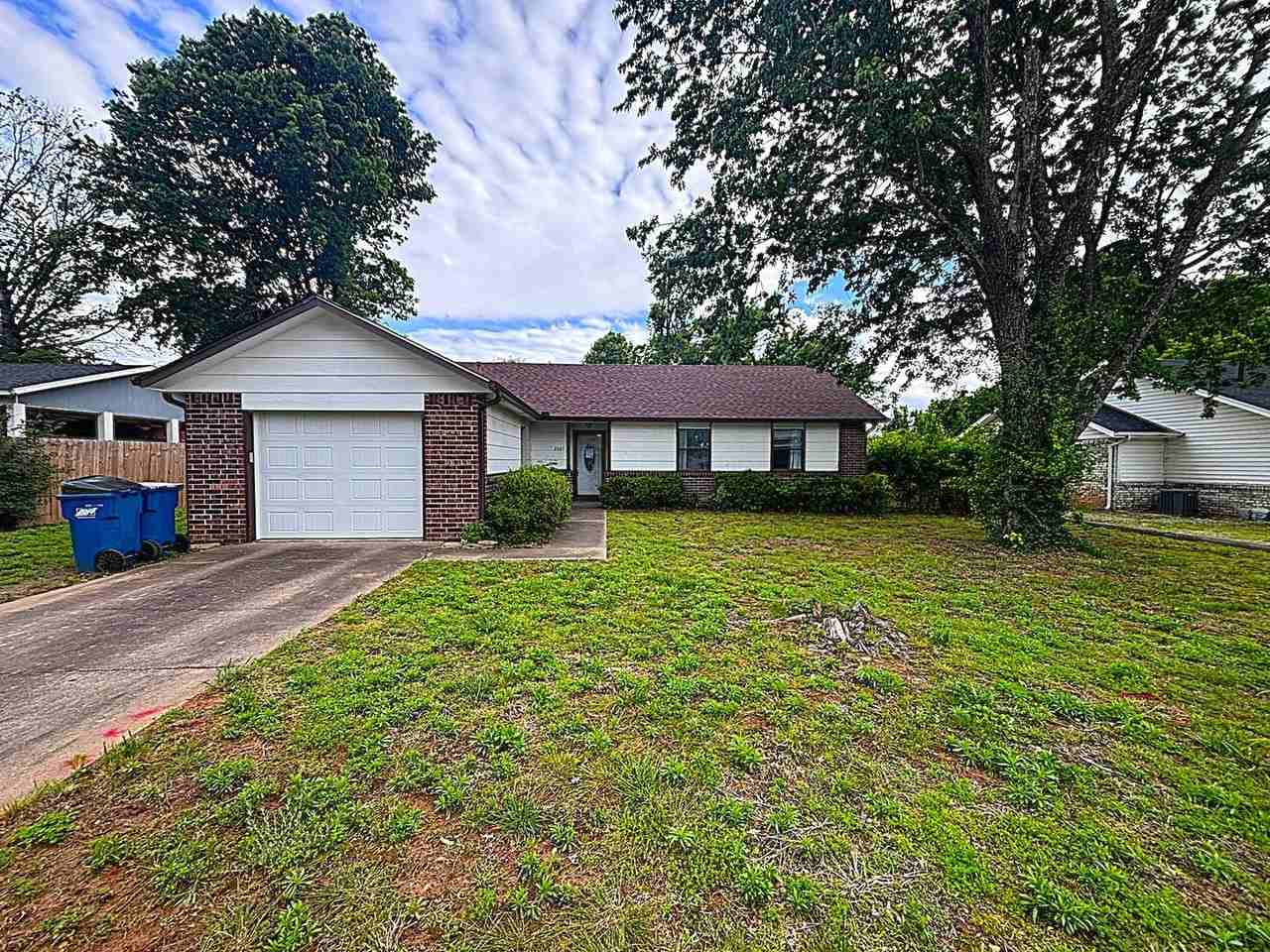 2607 Purdue Cir - Photo 2 of 15