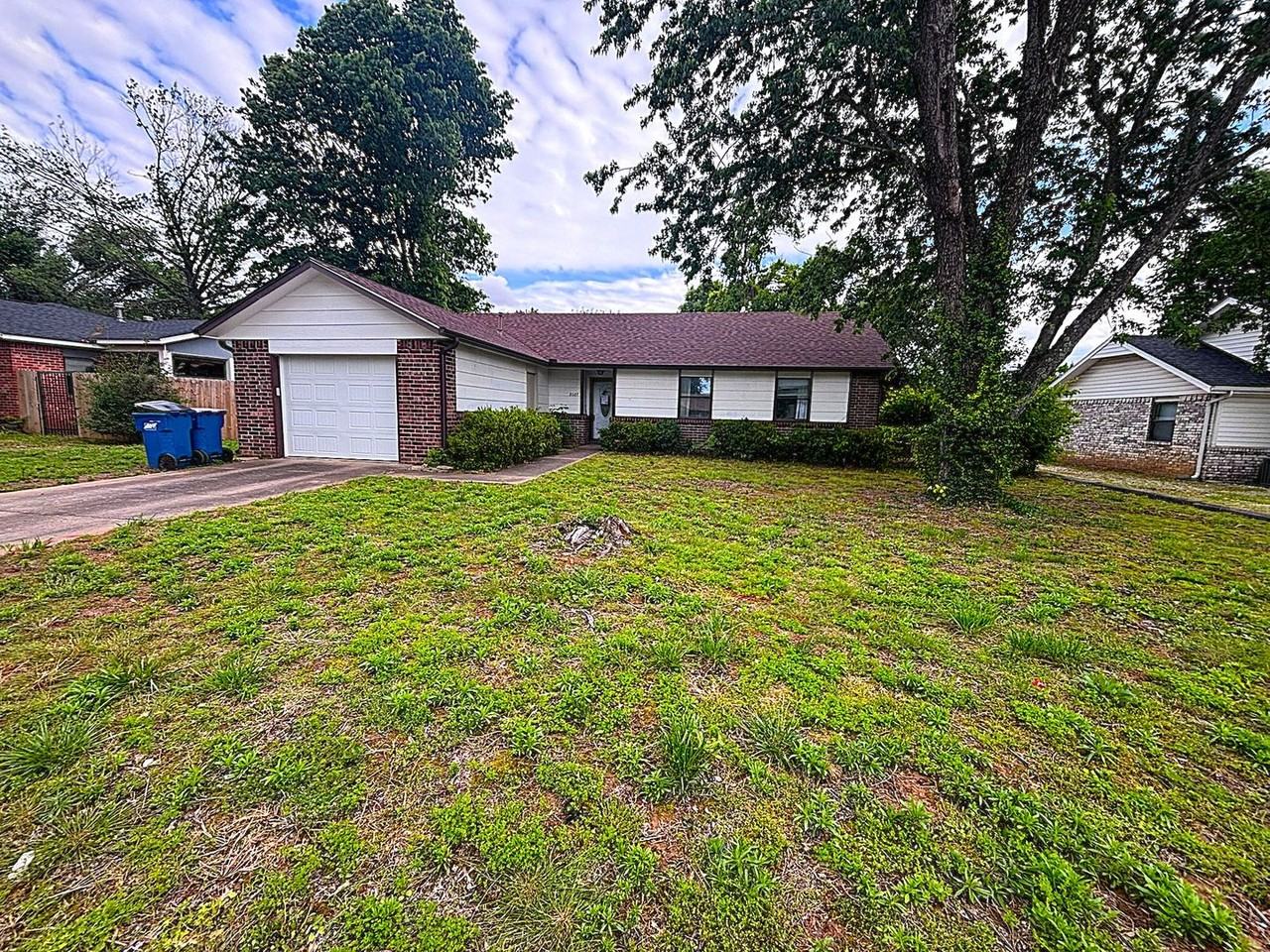2607 Purdue Cir - Photo 3 of 15