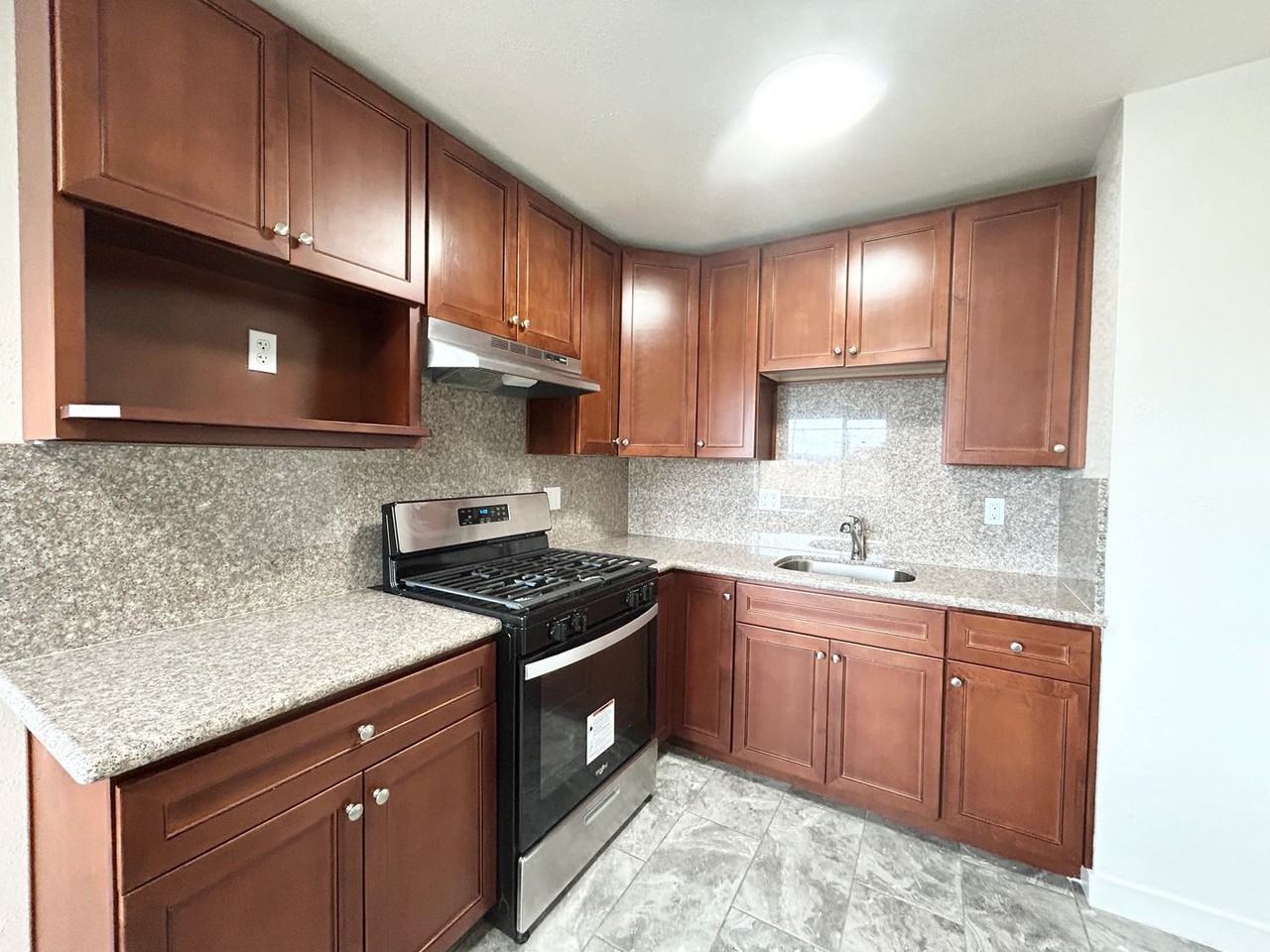 3800 Waller Ave - Photo 2 of 15