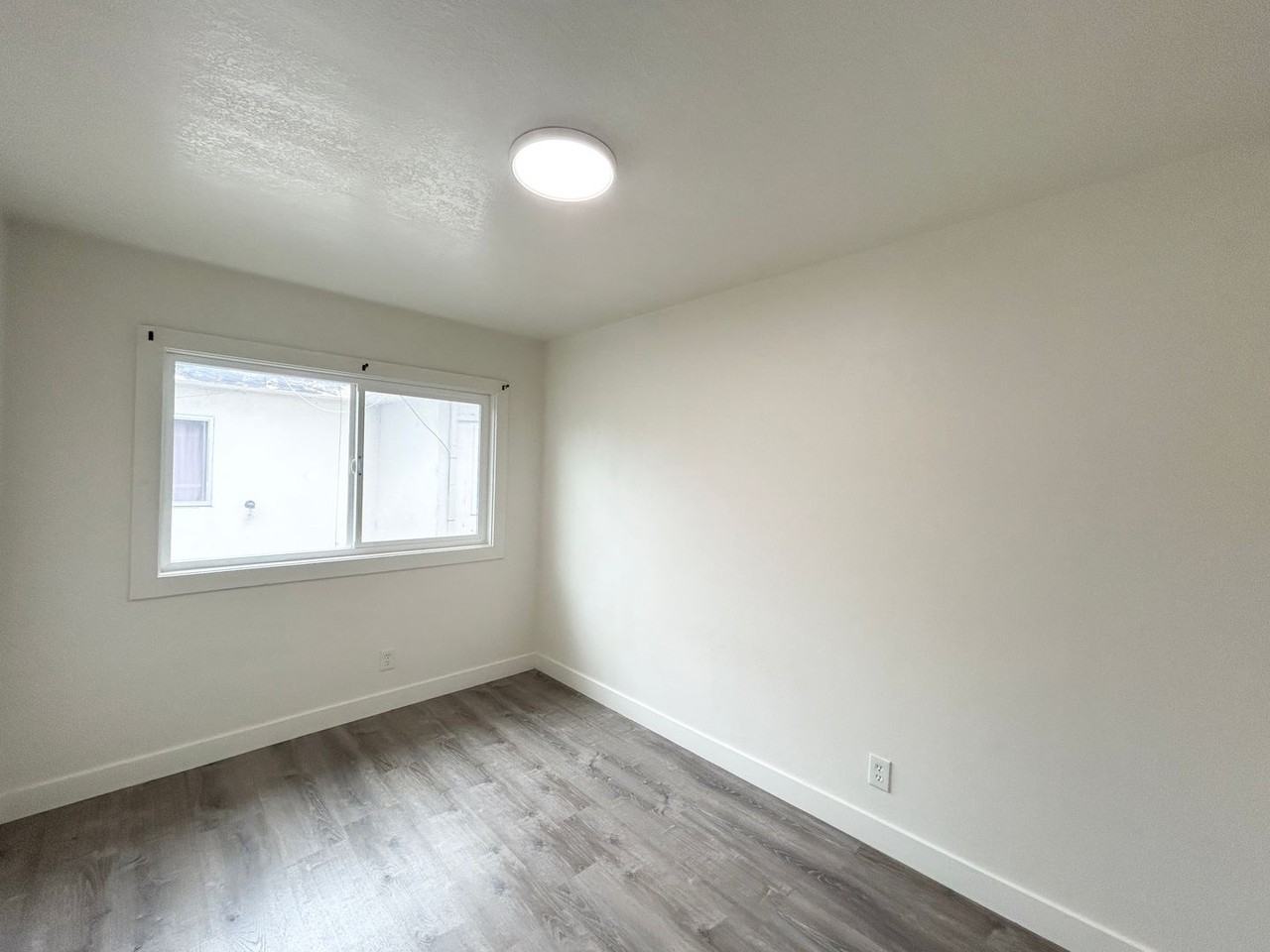 3800 Waller Ave - Photo 6 of 15