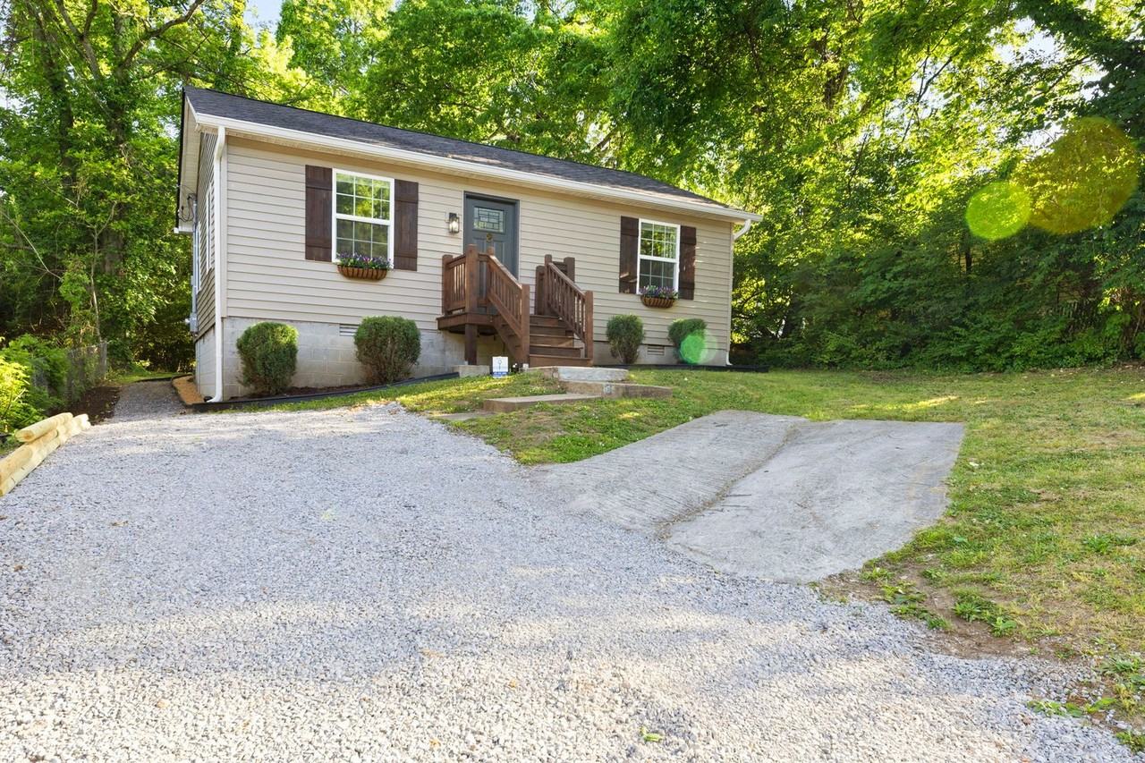 1206 Cedar St - Photo 2 of 18