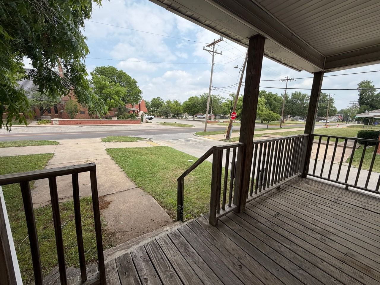 320 W Duffy St - Photo 3 of 21