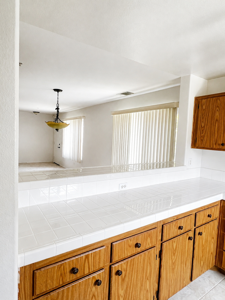1008 Harbor Heights Dr #B - Photo 2 of 8