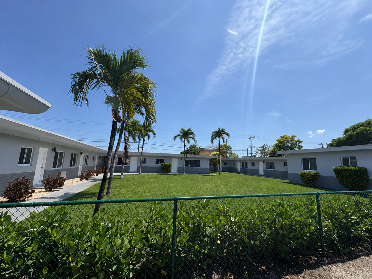 Naomi Apartments - Photo 4 of 5