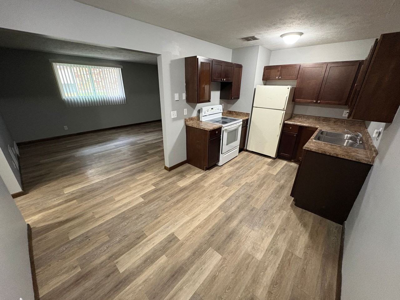 1527 S. 20th - Photo 5 of 27