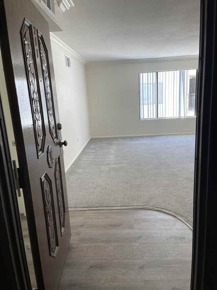 Horvath Apartments - Photo 3 of 14