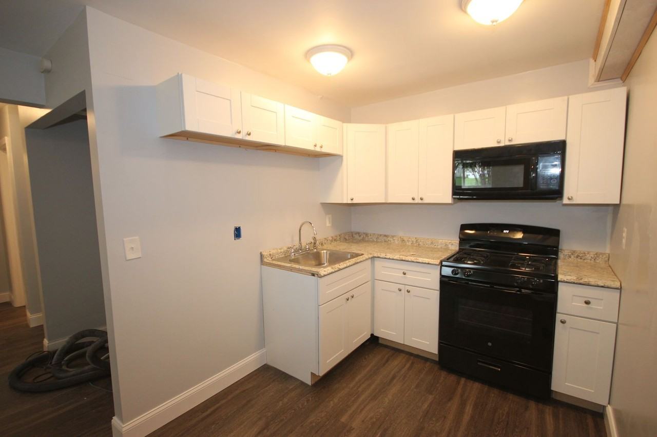 South Parke St. Apartments - Photo 5 of 37