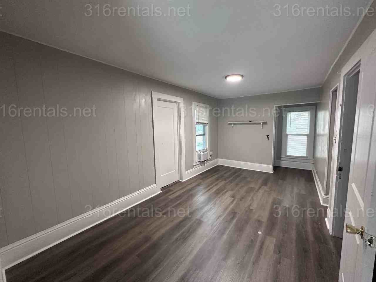 201 201 N. Clarence - 201 #201 - Photo 3 of 9