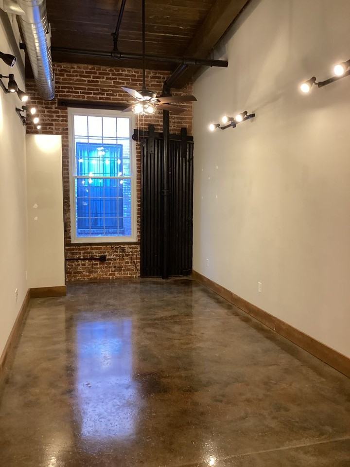 252 N Franklin St #216 - Photo 4 of 6