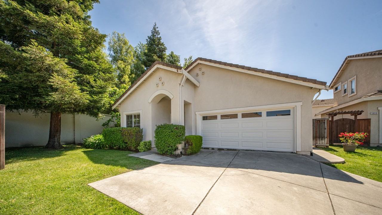 5037 Donatello Ct - Photo 2 of 17