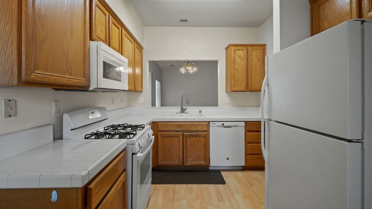 5037 Donatello Ct - Photo 7 of 17