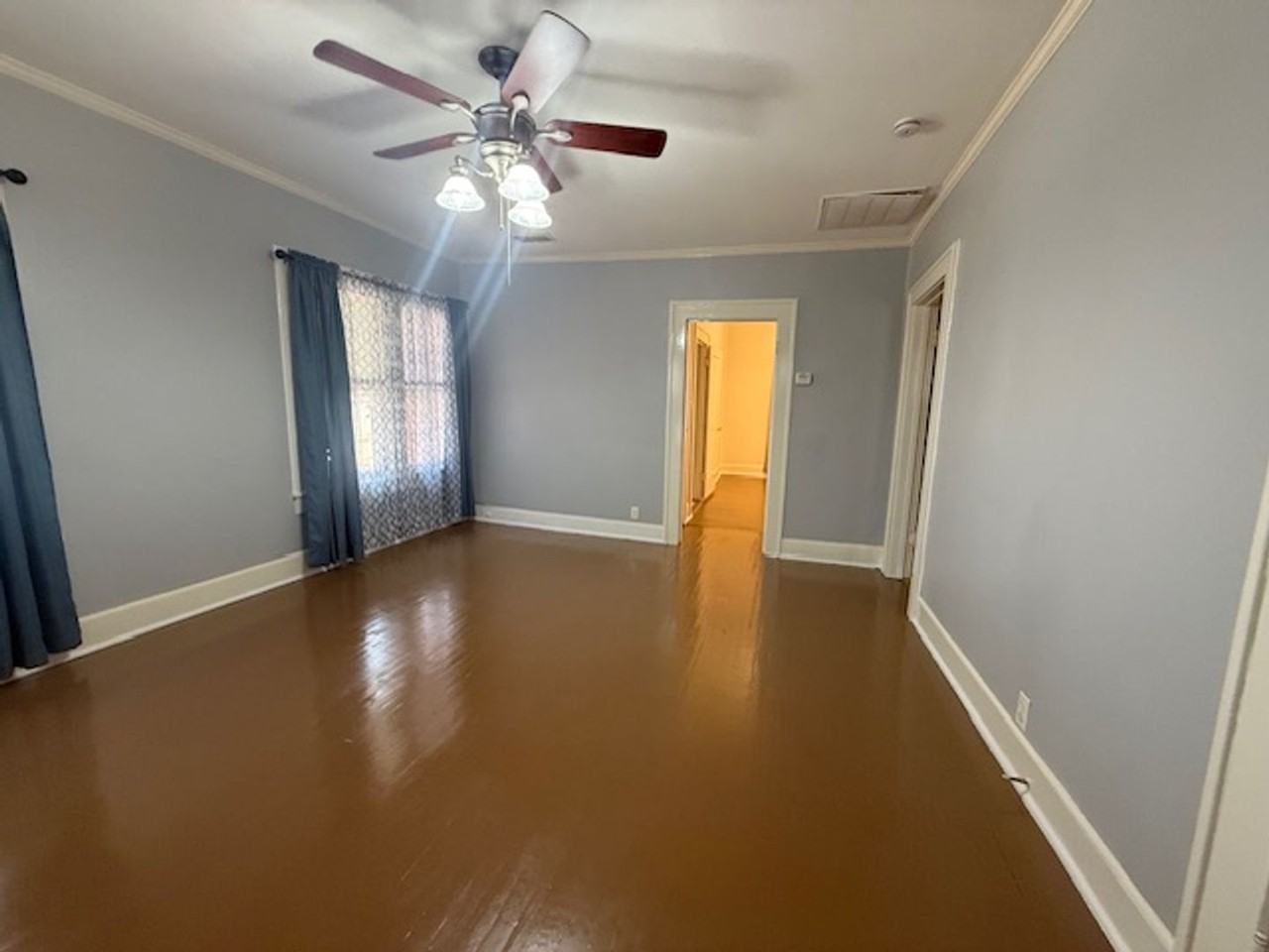 225 S Willis St - Photo 4 of 17