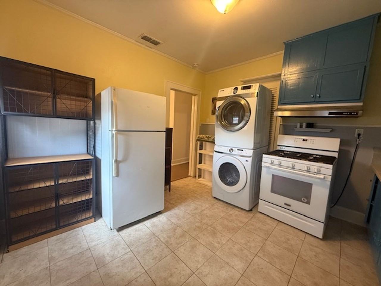 225 S Willis St - Photo 6 of 17